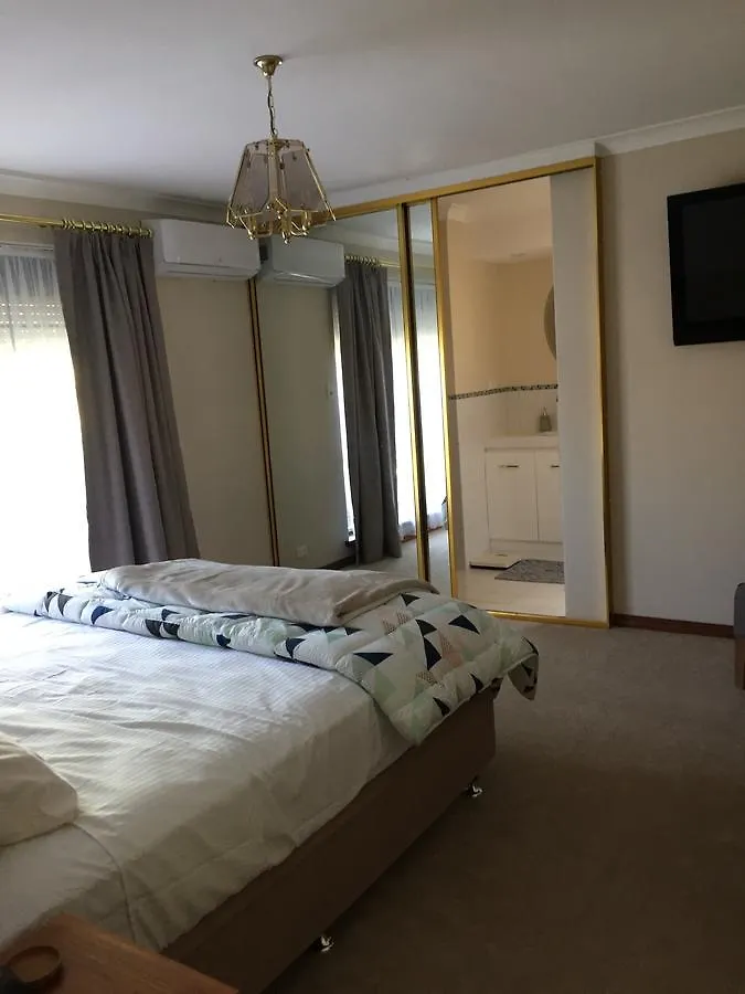 Murdoch Station Bed & Breakfast Perth