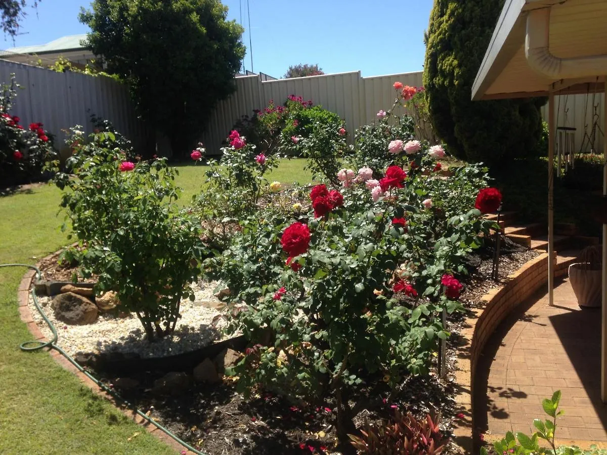 Murdoch Station Bed & Breakfast Perth